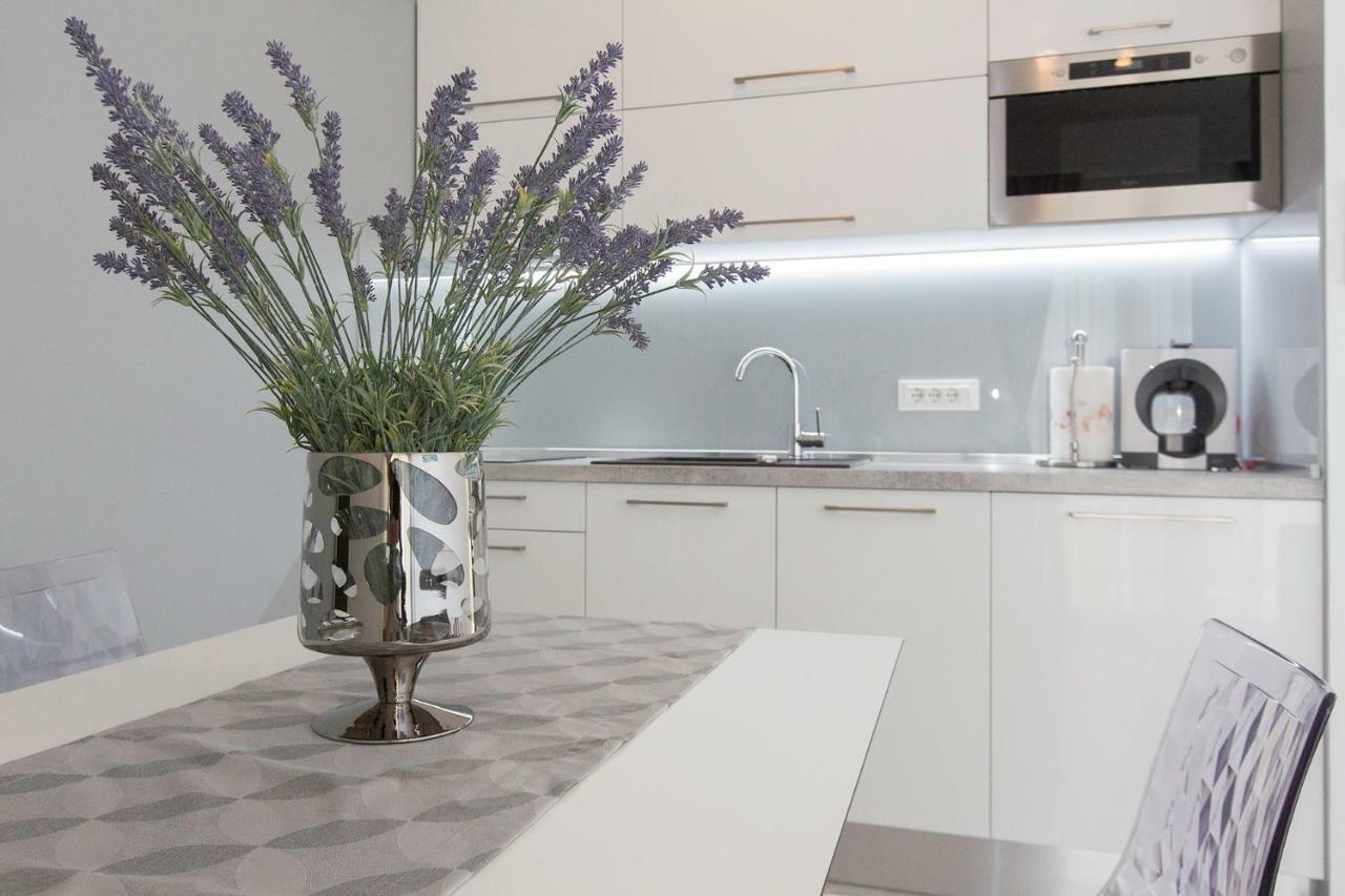 Villa Apartments Art تروغير المظهر الخارجي الصورة