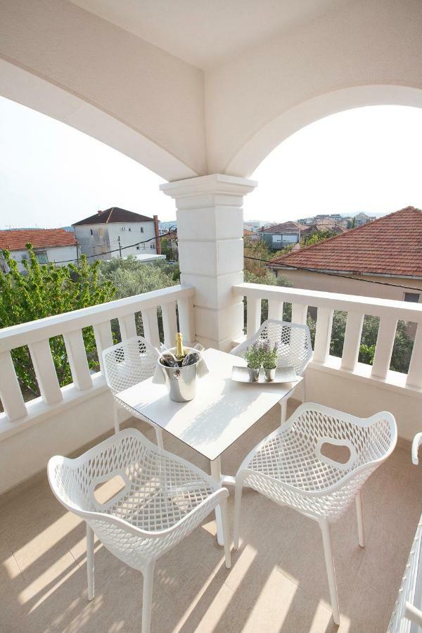 Villa Apartments Art تروغير المظهر الخارجي الصورة