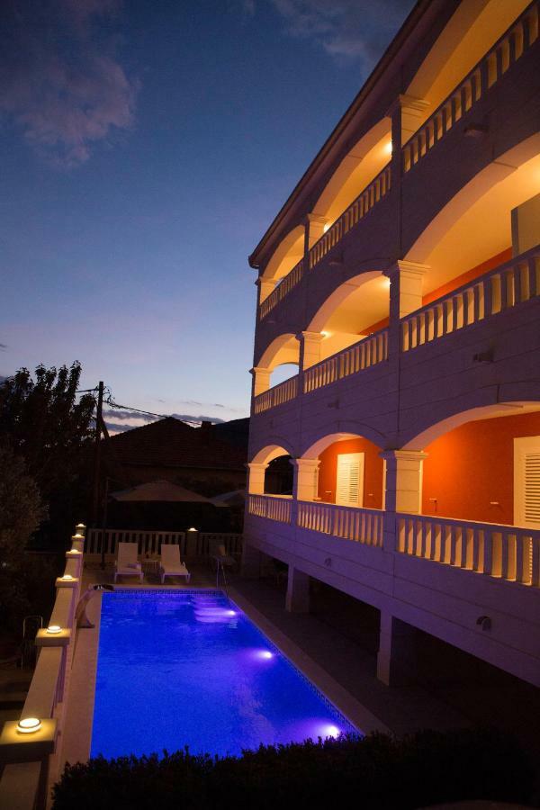 Villa Apartments Art تروغير المظهر الخارجي الصورة